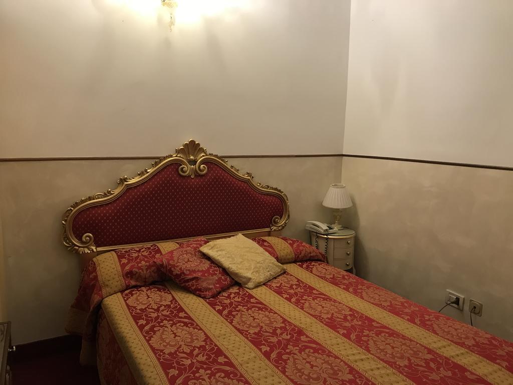 Residenza Ruga Giuffa Castello  Eksteriør billede